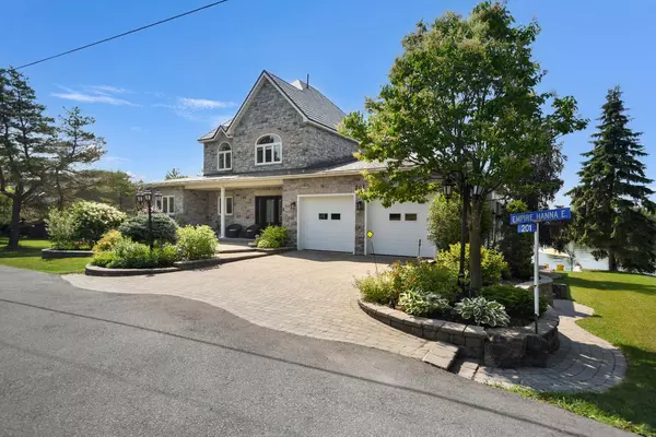 Edwardsburgh/cardinal, ON K0E 1E0,201 Empire Hanna RD E