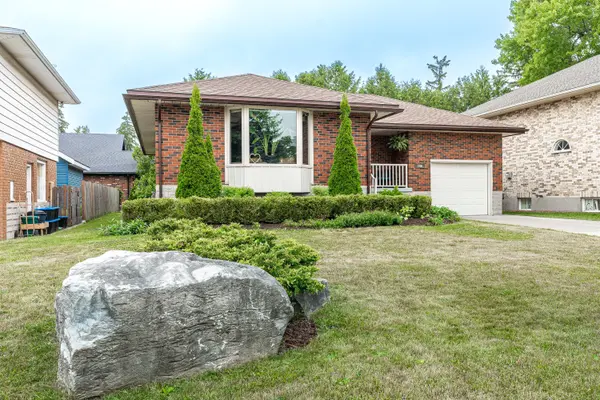 Stratford, ON N5A 2Z1,146 John ST S