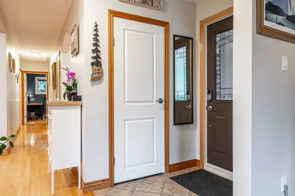 Stratford, ON N5A 2Z1,146 John ST S