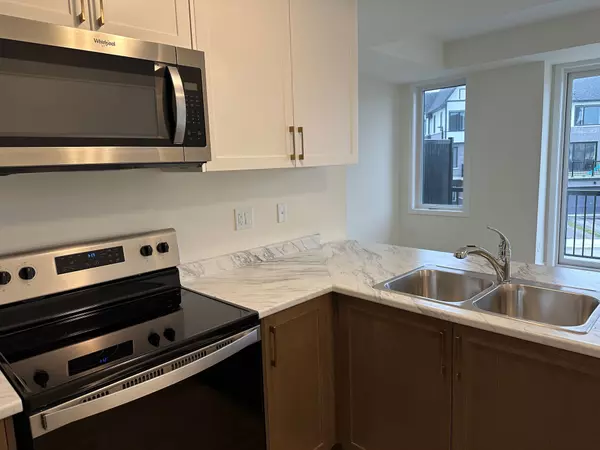 Cobourg, ON K9A 4J9,160 Densmore RD #1204