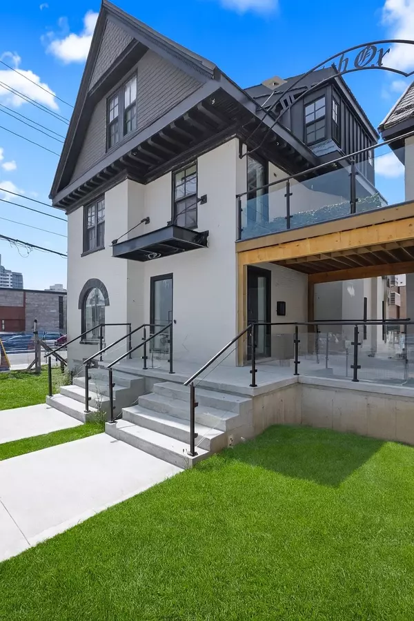 753 Richmond ST, London East, ON N6A 3H4