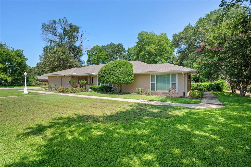 Corsicana, TX 75110,1215 Columbia Circle