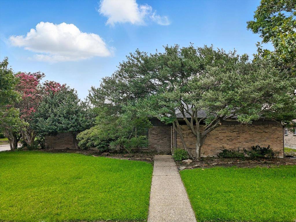 9901 Burnham Drive, Dallas, TX 75243