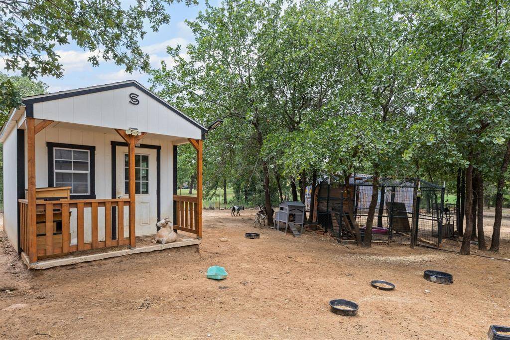 396 Wild Hill Oak Drive, Springtown, TX 76082