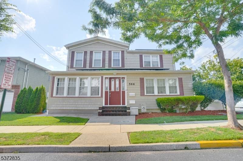 Carlstadt Boro, NJ 07072,566 2Nd St