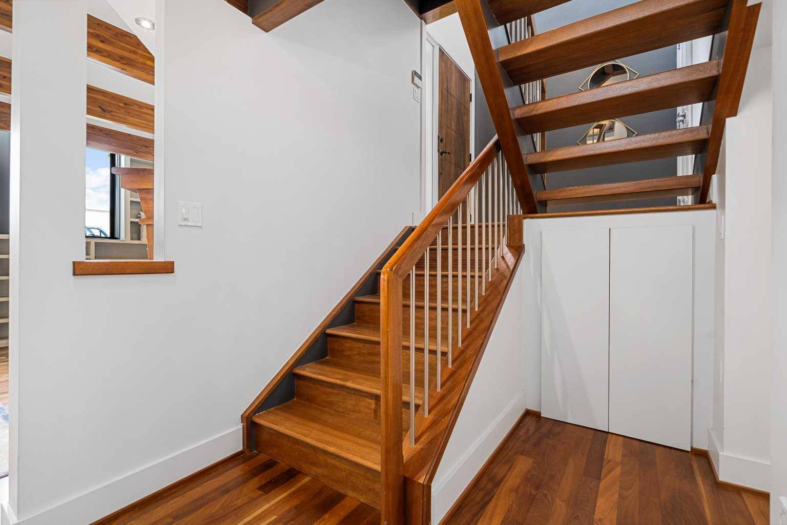 Calgary, AB T2V 0E9,517 55 AVE Southwest