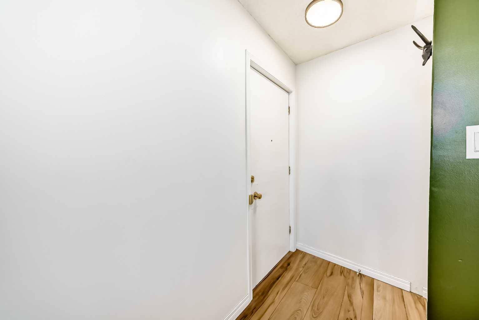 Calgary, AB T2T 0Y1,1516 24 AVE SW #11
