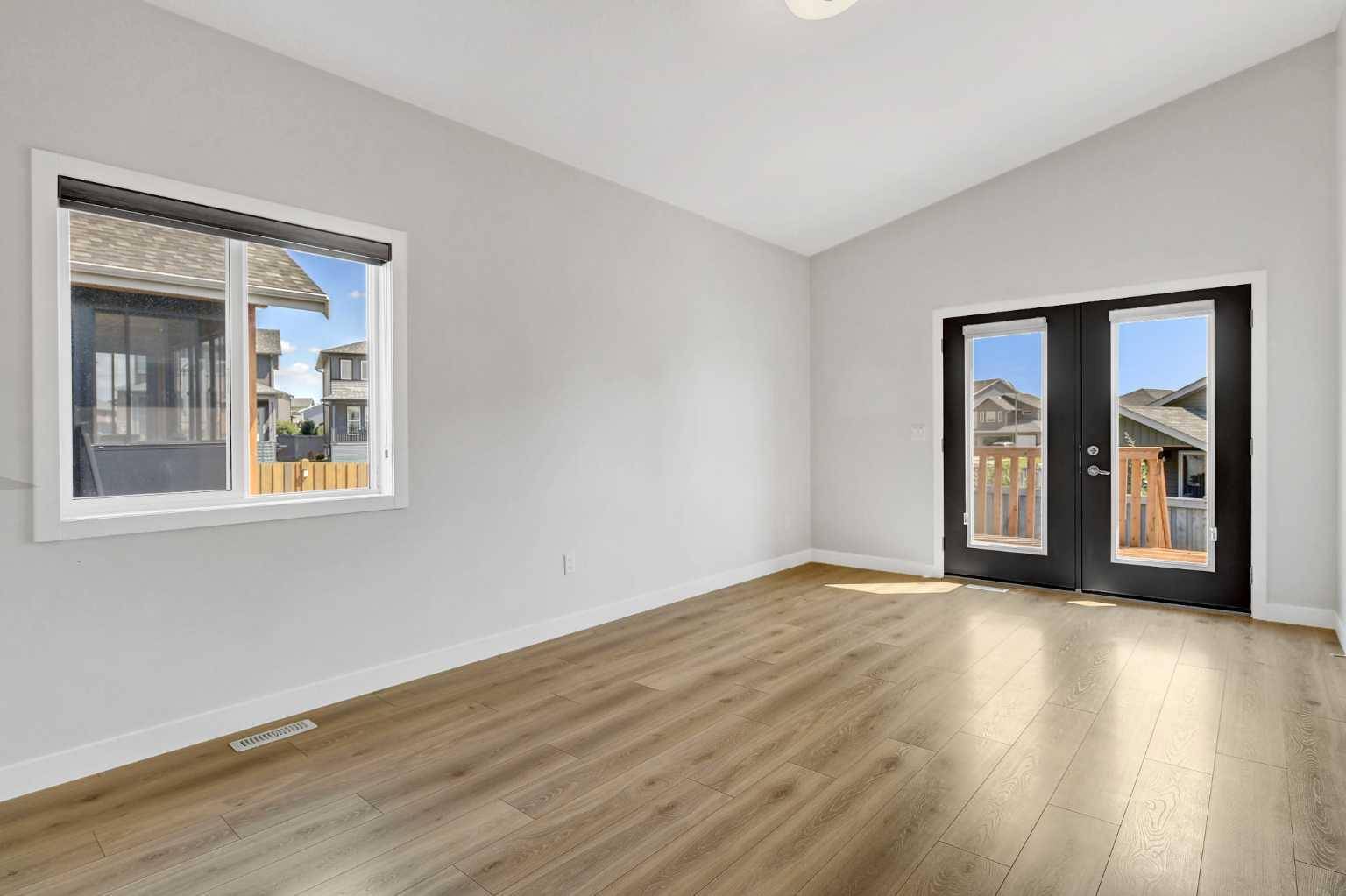 Grande Prairie, AB T8V6K9,10421 135 AVE