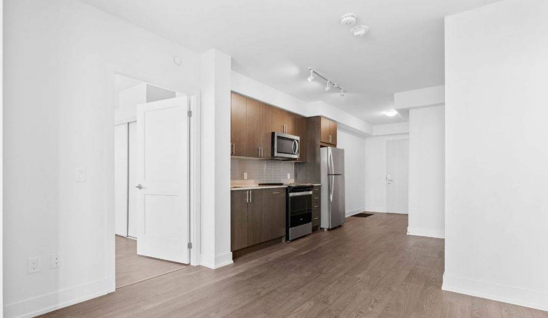 Oshawa, ON L1N 0R5,2550 Simcoe ST N #2304