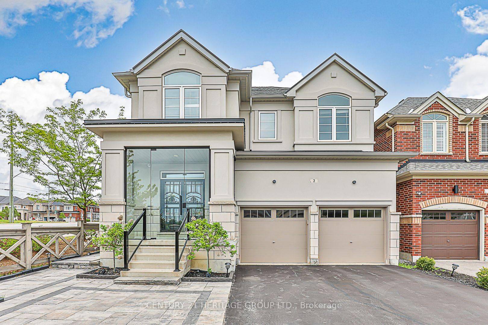 2 Roy Harper AVE, Aurora, ON L4G 0V4