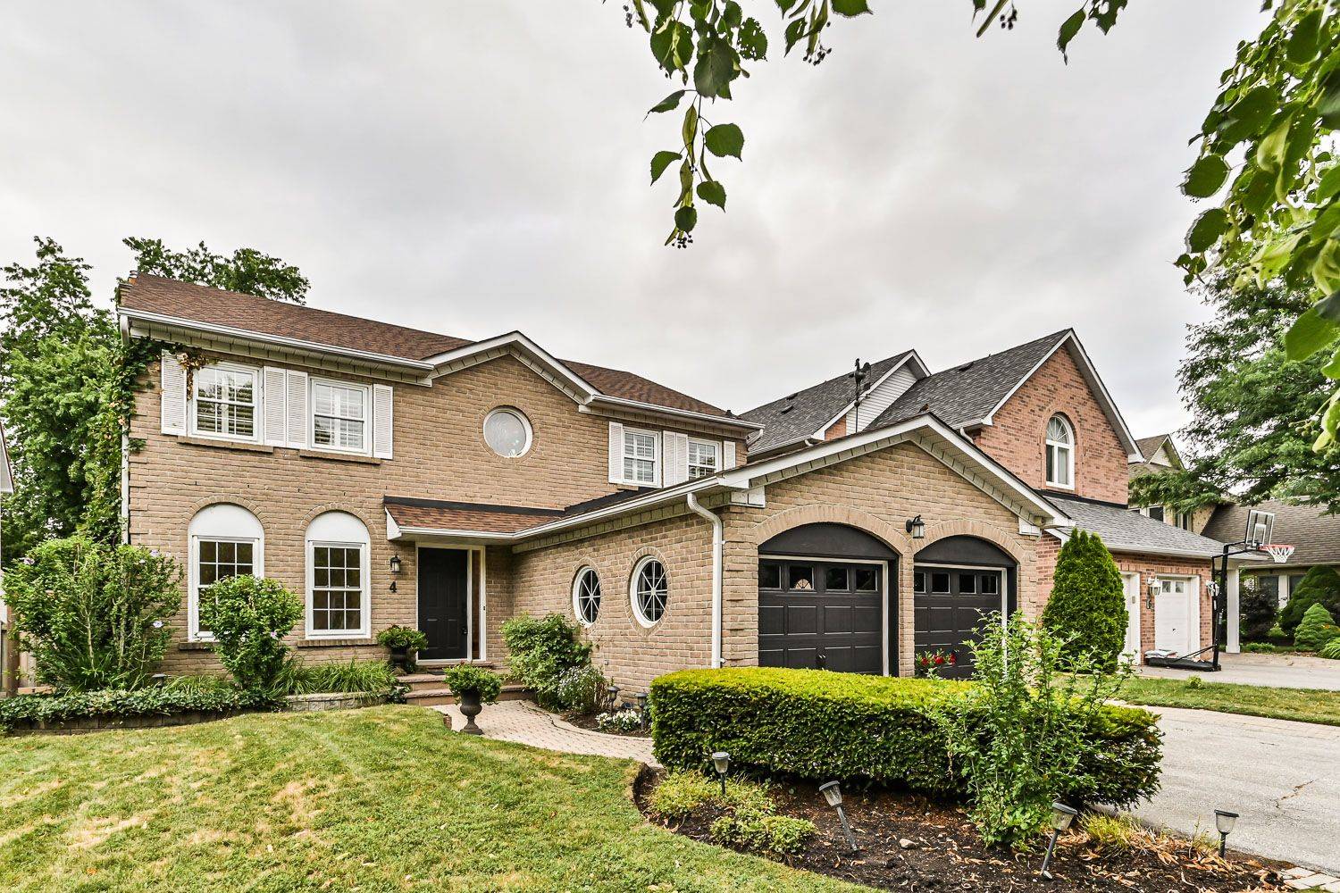 Markham, ON L3R 6J3,4 Marshfield HOLW