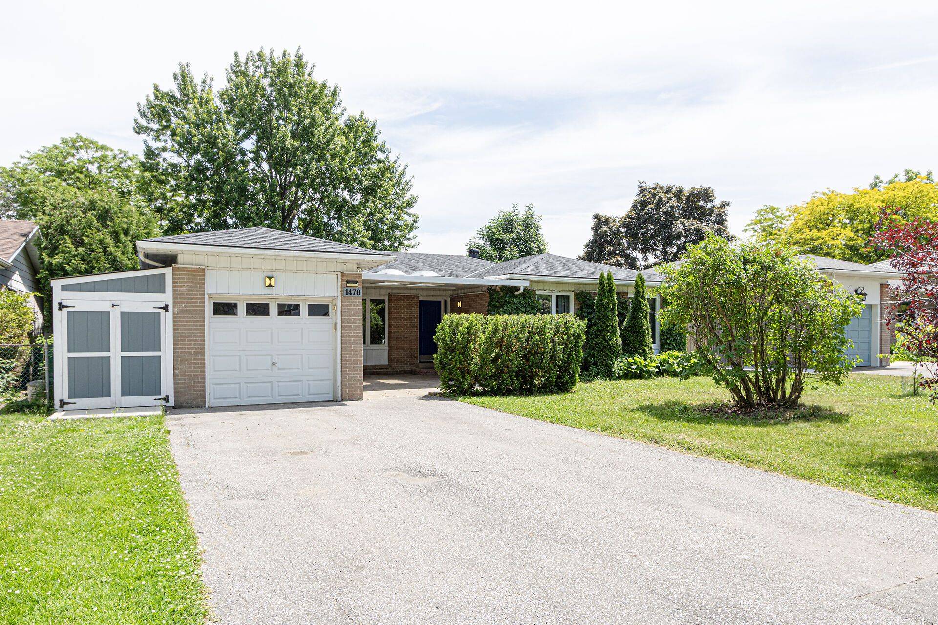 1478 Seaview DR, Mississauga, ON L5J 1X5