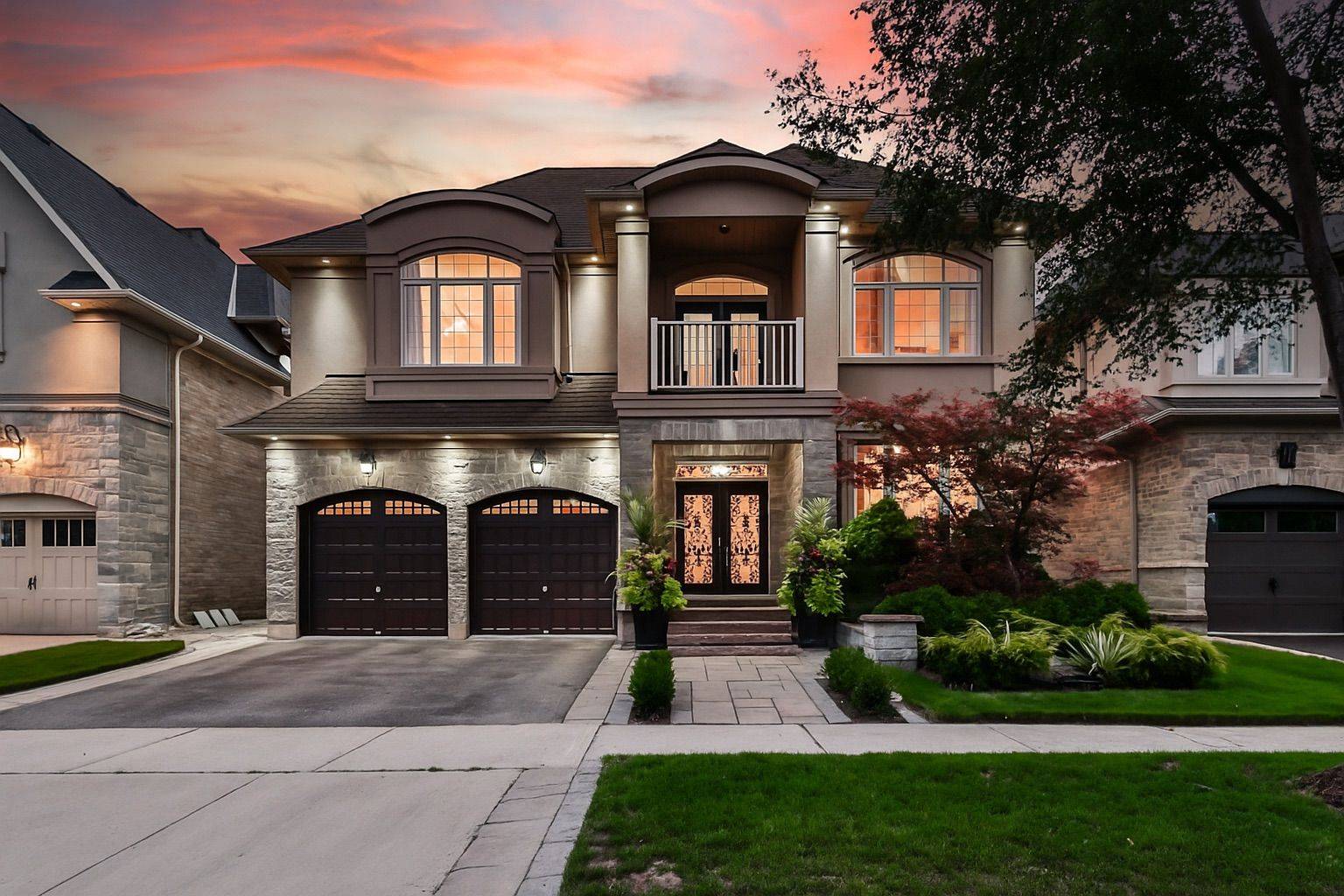 526 Hidden TRL, Oakville, ON L6M 0N3