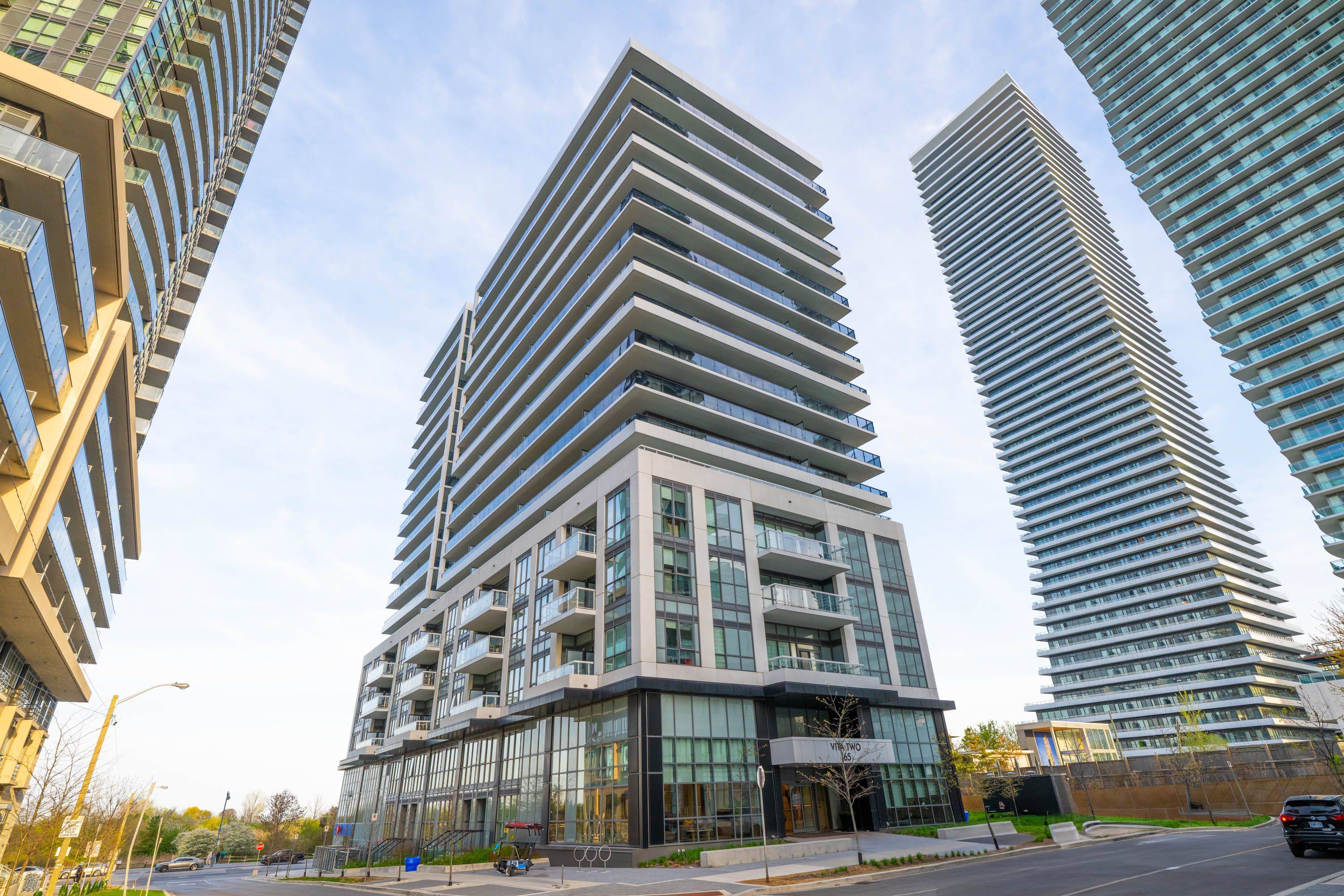 Toronto W06, ON M8V 0G3,65 Annie Craig DR #703