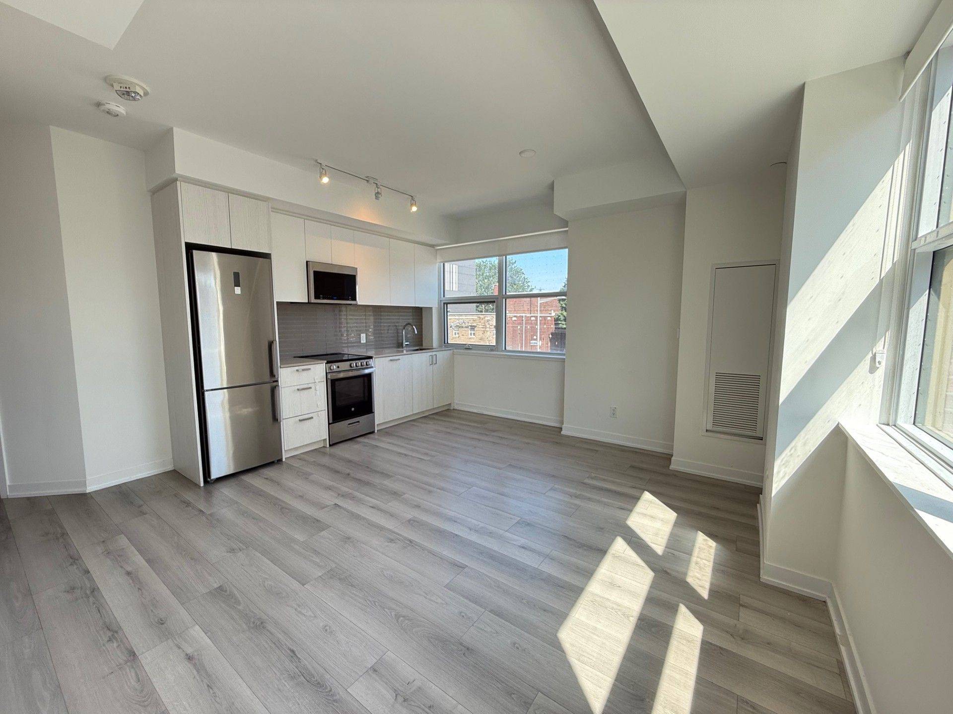 Toronto W03, ON M6N 1J6,1787 St Clair AVE W #221