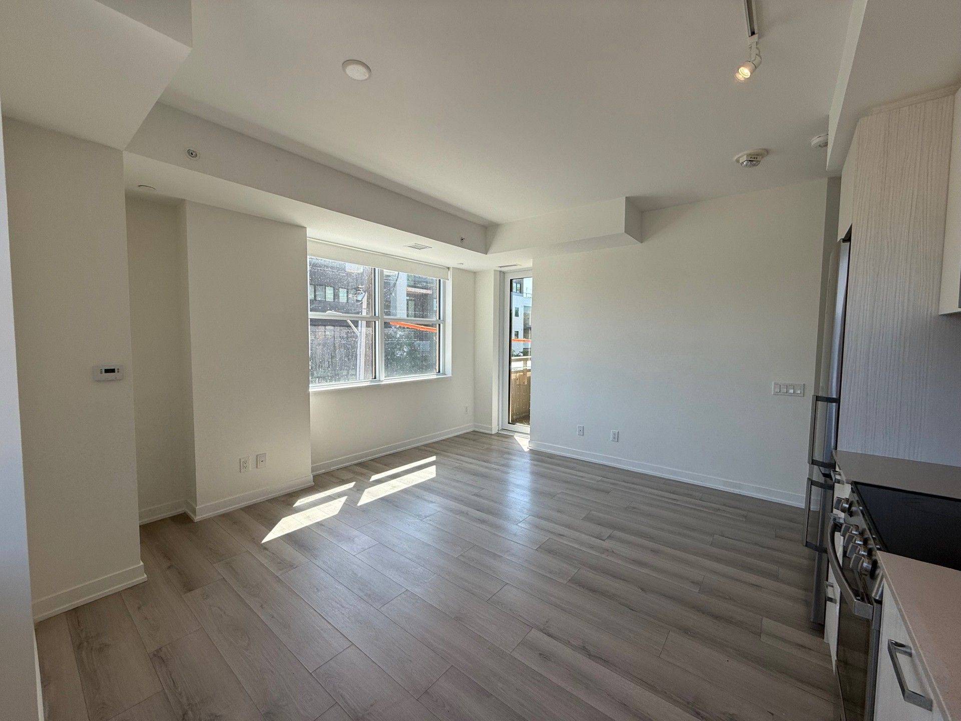 Toronto W03, ON M6N 1J6,1787 St Clair AVE W #221