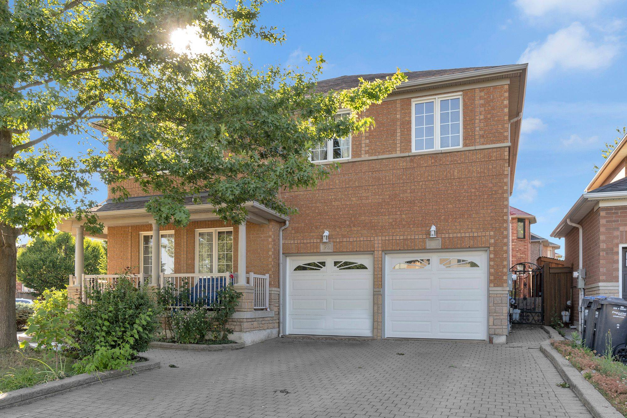 Brampton, ON L7A 2Z6,98 Mccrimmon DR