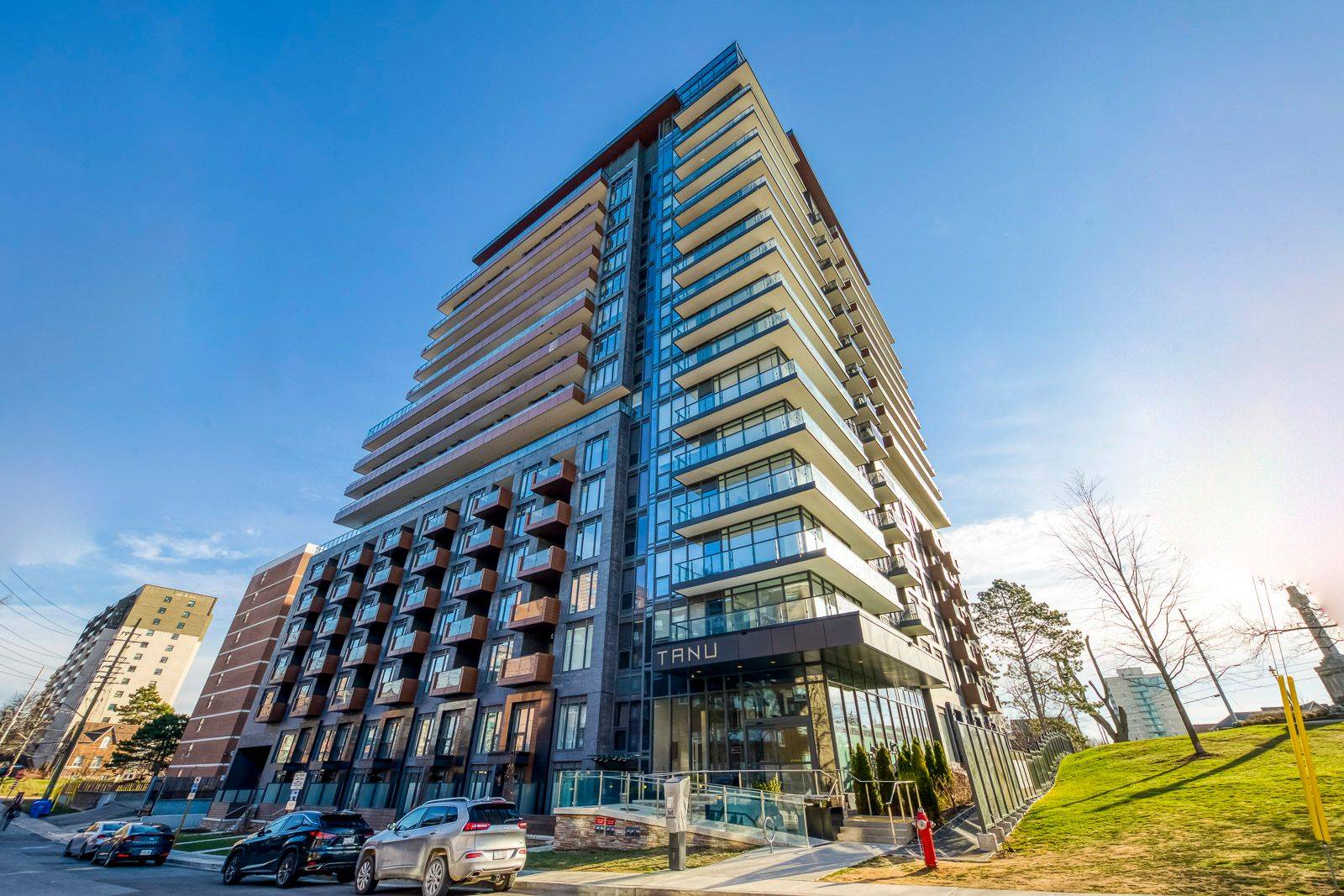 21 Park ST E #312, Mississauga, ON L5C 0C2