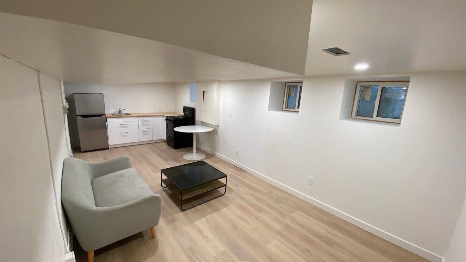 Kitchener, ON N2H 1E4,180 weber ST E #A
