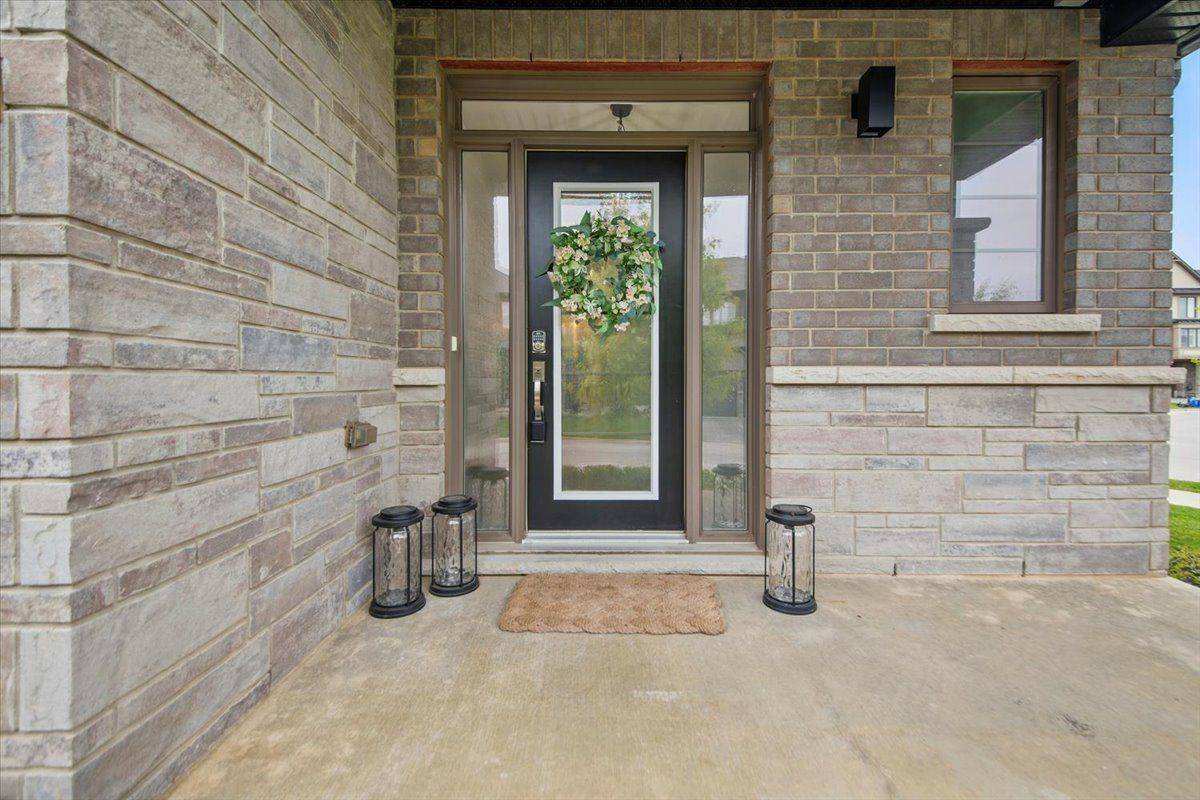 Hamilton, ON L9G 0G5,4 Rouley LN