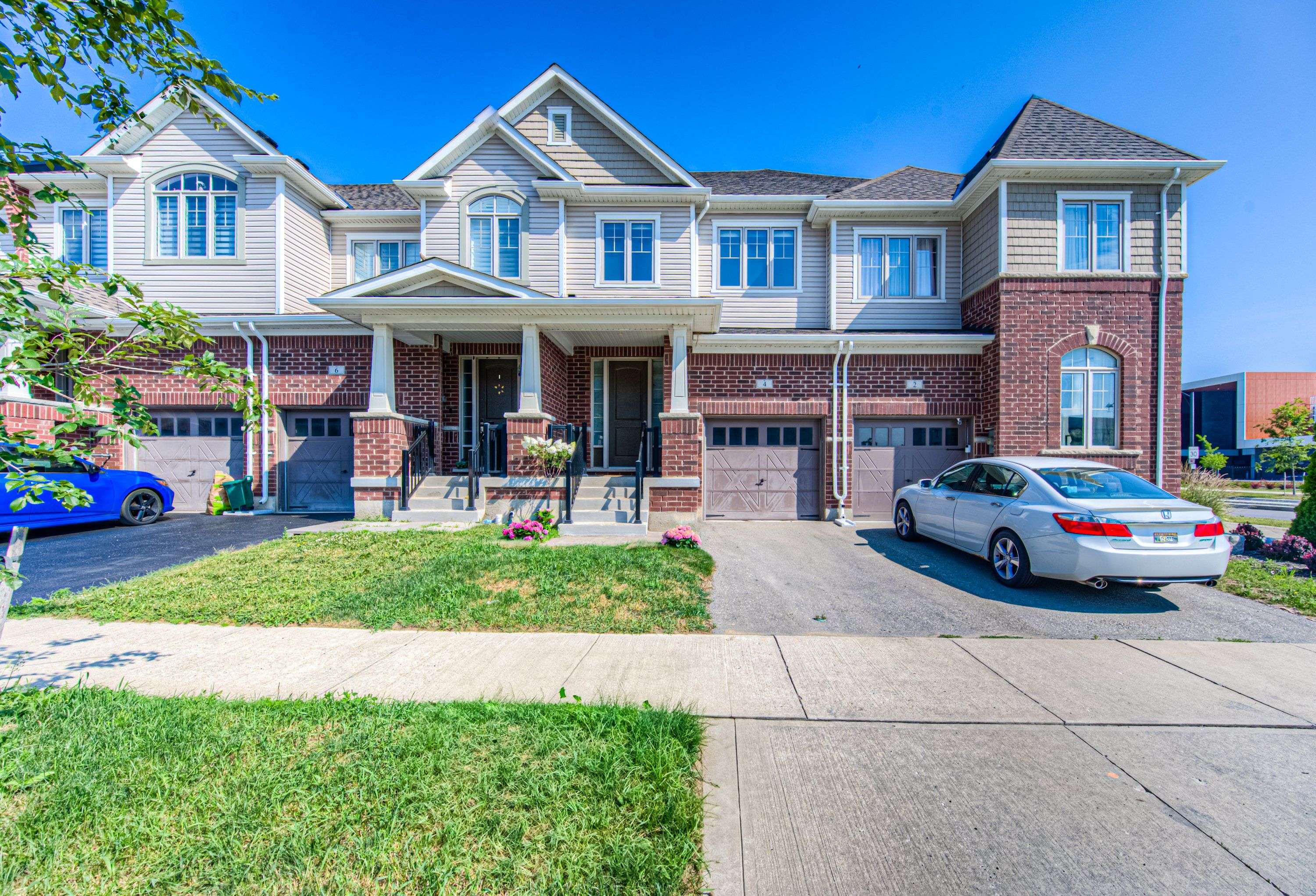 Kitchener, ON N2R 0N8,4 Stonehill AVE