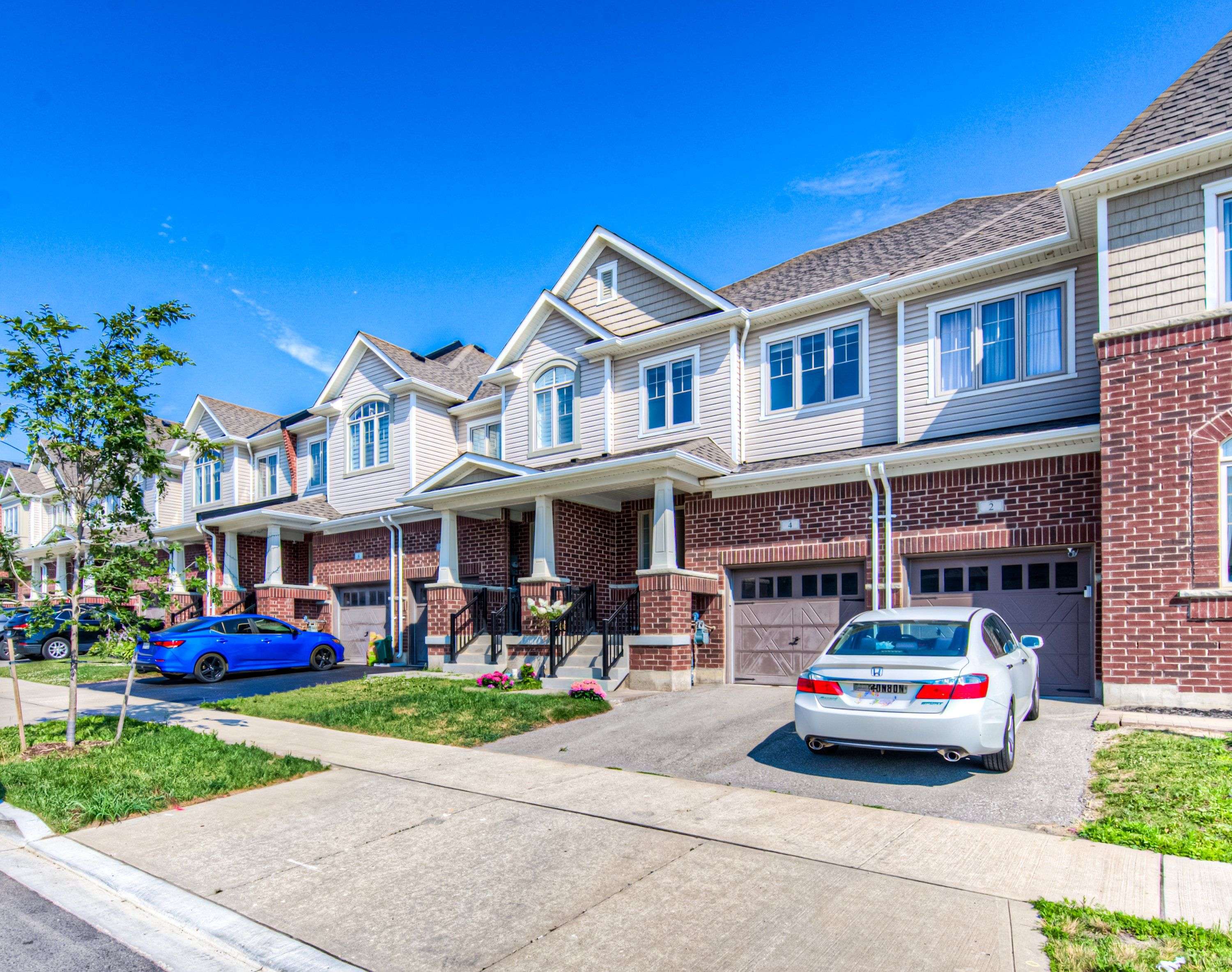 4 Stonehill AVE, Kitchener, ON N2R 0N8
