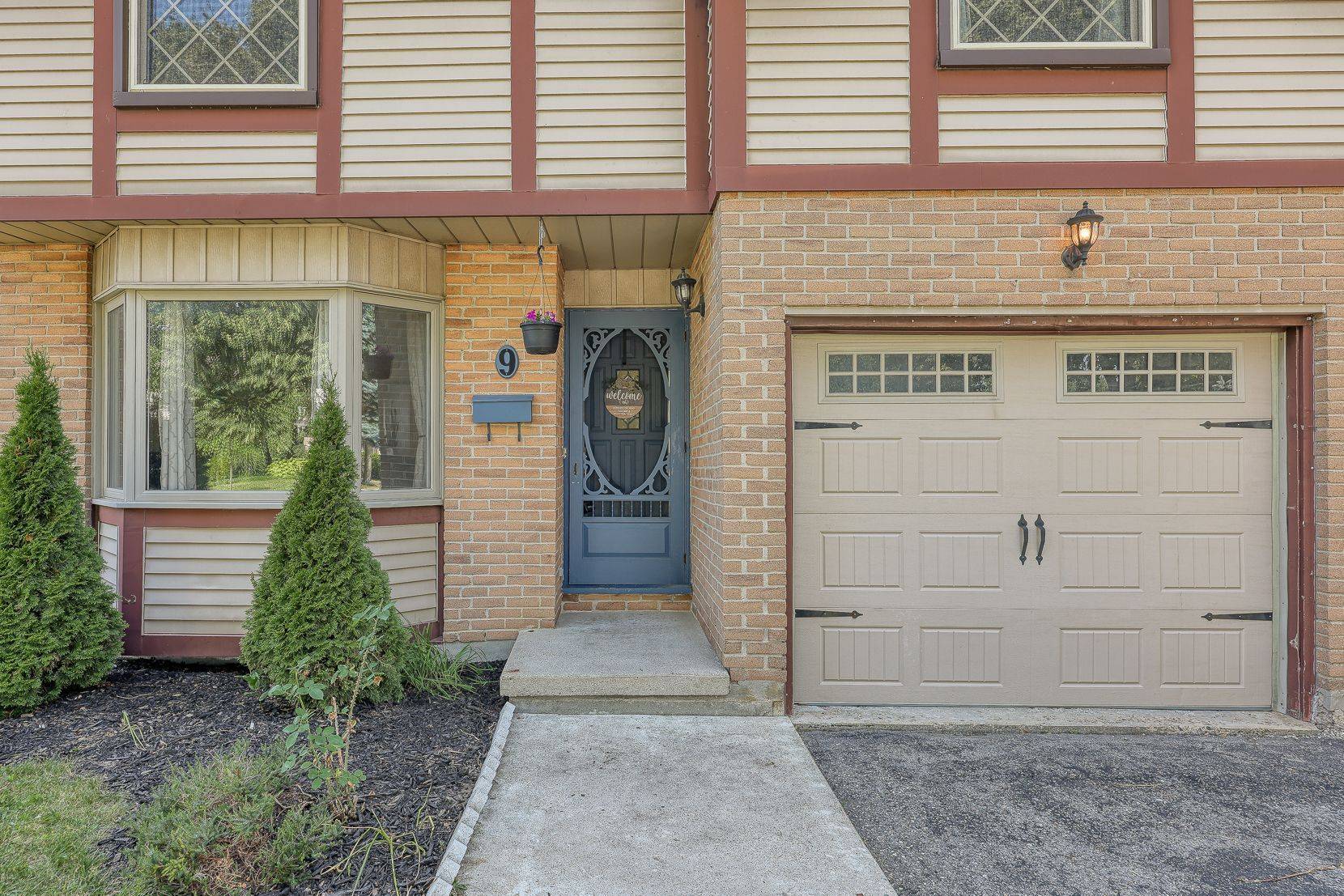 London South, ON N5Z 4J1,9 Edmunds CRES