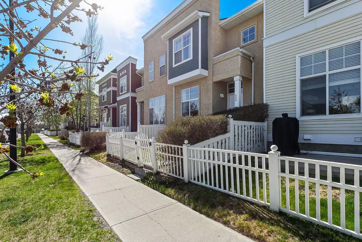 Calgary, AB T2Z 4G3,224 Mckenzie Towne Link SE