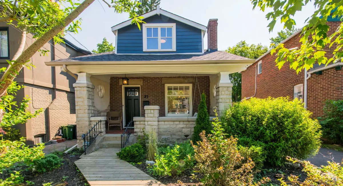Toronto E06, ON M1N 3G9,21 Eastwood AVE