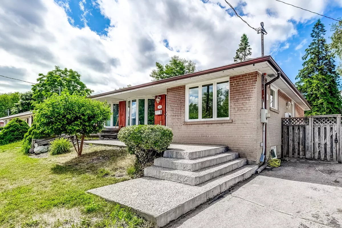 Toronto E10, ON M1E 2B9,53 Glory CRES