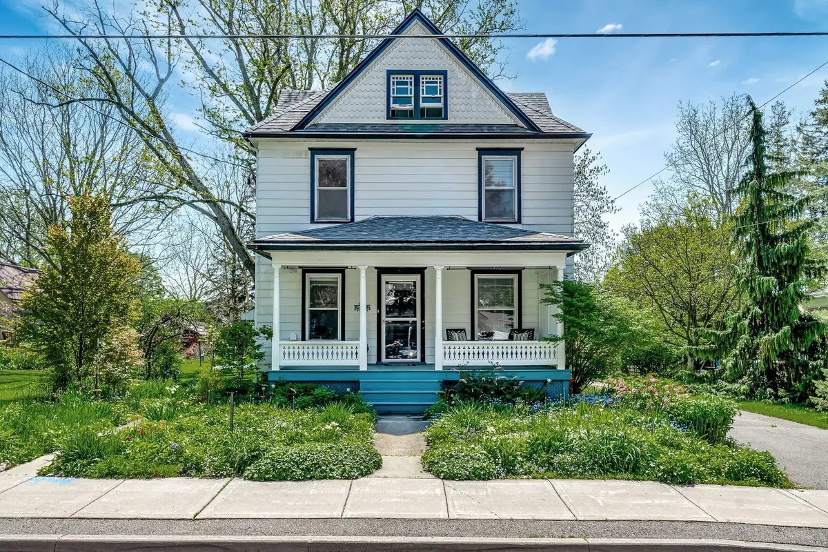 Prince Edward County, ON K0K 2T0,8 Queen ST