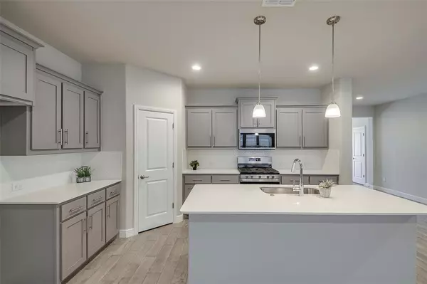 Fort Worth, TX 76247,841 Holler Loop