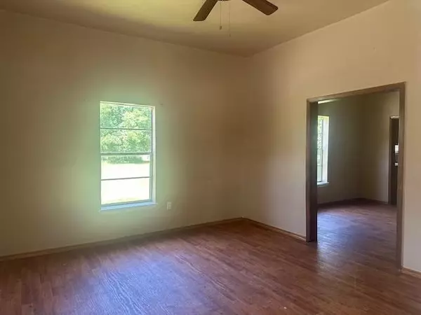 Paris, TX 75460,236 2nd Street NE