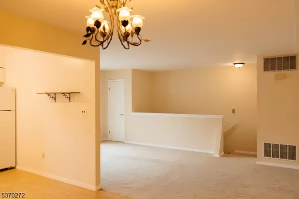 Raritan Twp., NJ 08822,1304 Normandy Ct