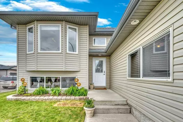Strathmore, AB T1P 0A3,135 Hillcrest BLVD