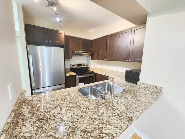 Toronto C01, ON M5S 3K4,887 Bay ST #505