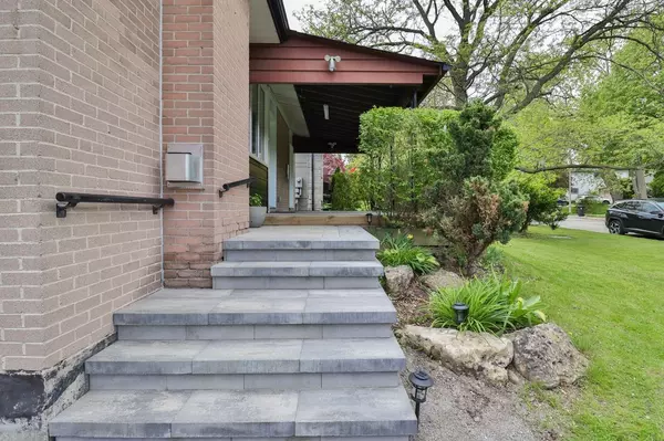 Toronto C13, ON M3B 2T2,76 Berkinshaw CRES