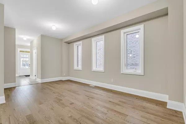Whitby, ON L1P 0M5,17 Bertram Gate
