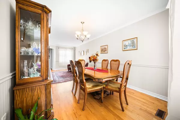 Richmond Hill, ON L4E 3Y5,18 Wildflower DR