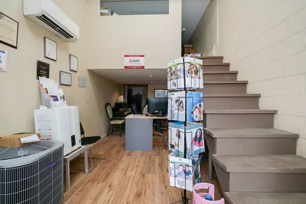 Toronto W02, ON M6H 2A4,1234 Dupont ST