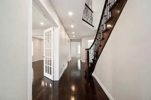 Mississauga, ON L5V 1M6,972 Winterton WAY
