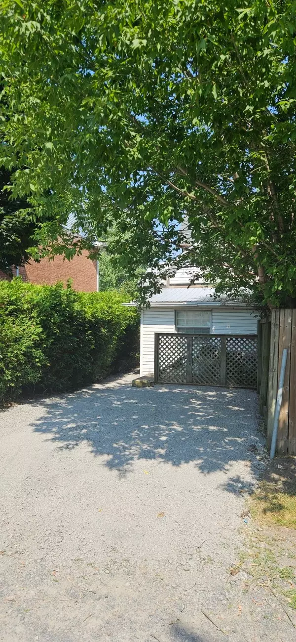 Kingston, ON K7K 3C9,536 Bagot ST