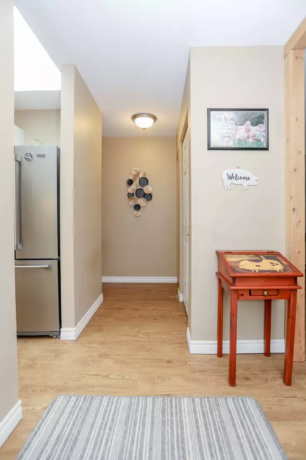 London North, ON N6G 2Y7,9 Cottonwood CRES SW