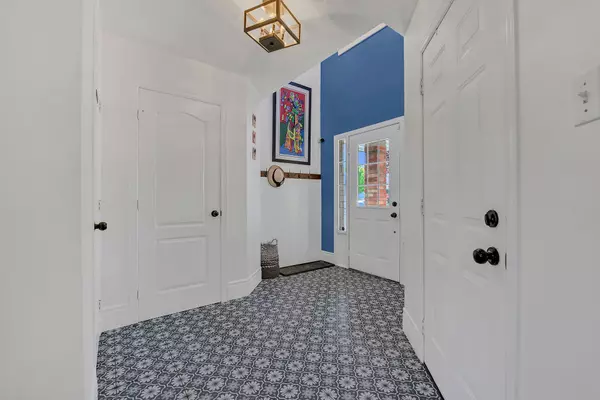 Hamilton, ON L9C 7T3,239 HEPBURN CRES