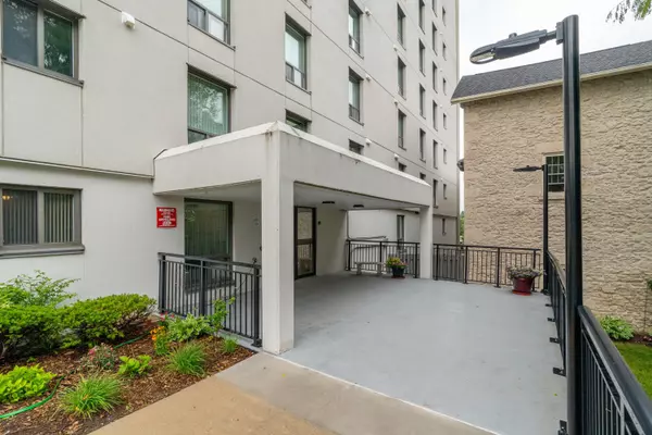 Guelph, ON N1H 7Y3,358 Waterloo AVE #707