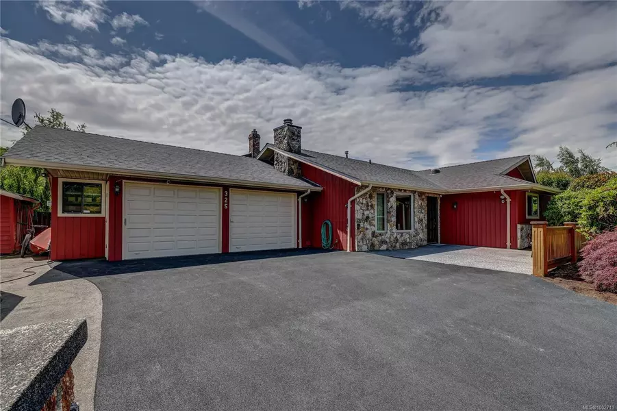325 McKinnon St, Parksville, BC V9P 1G5