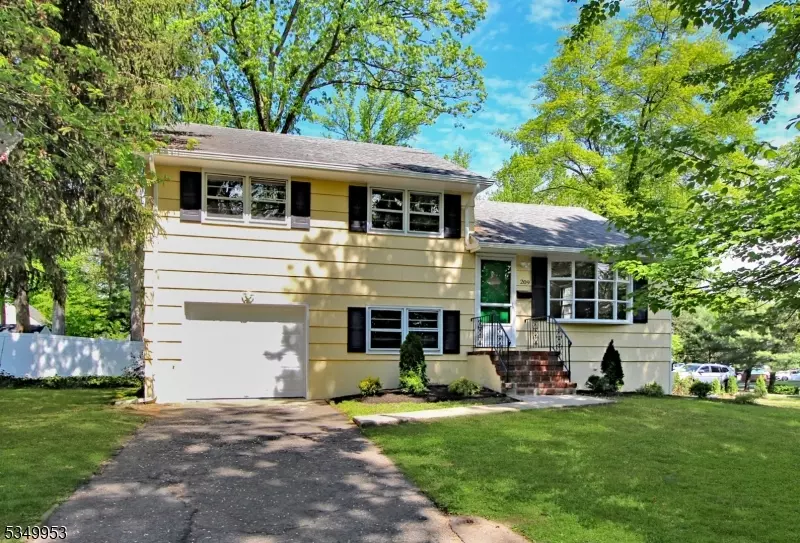 209 Pleasant Ave, Fanwood Boro, NJ 07023