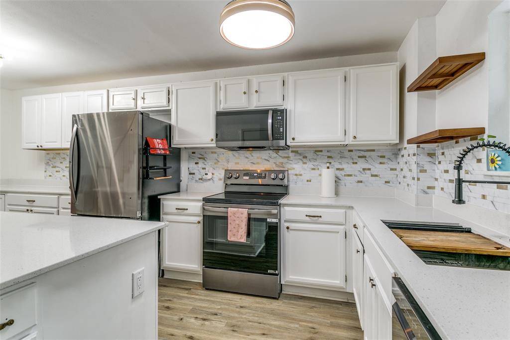 Euless, TX 76039,174 Merlin Way