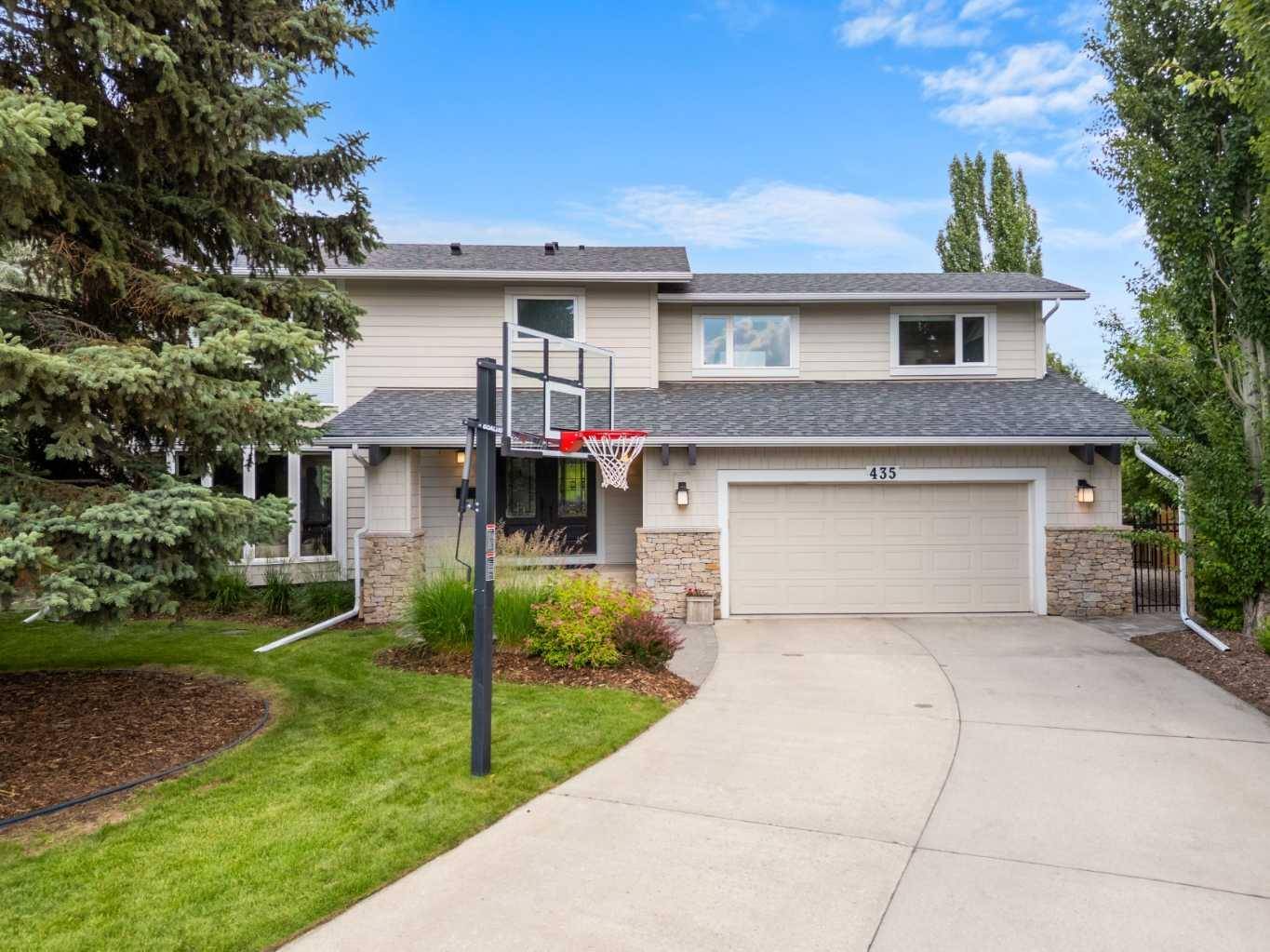 435 Lake Simcoe CRES Southeast, Calgary, AB T2J 3K7