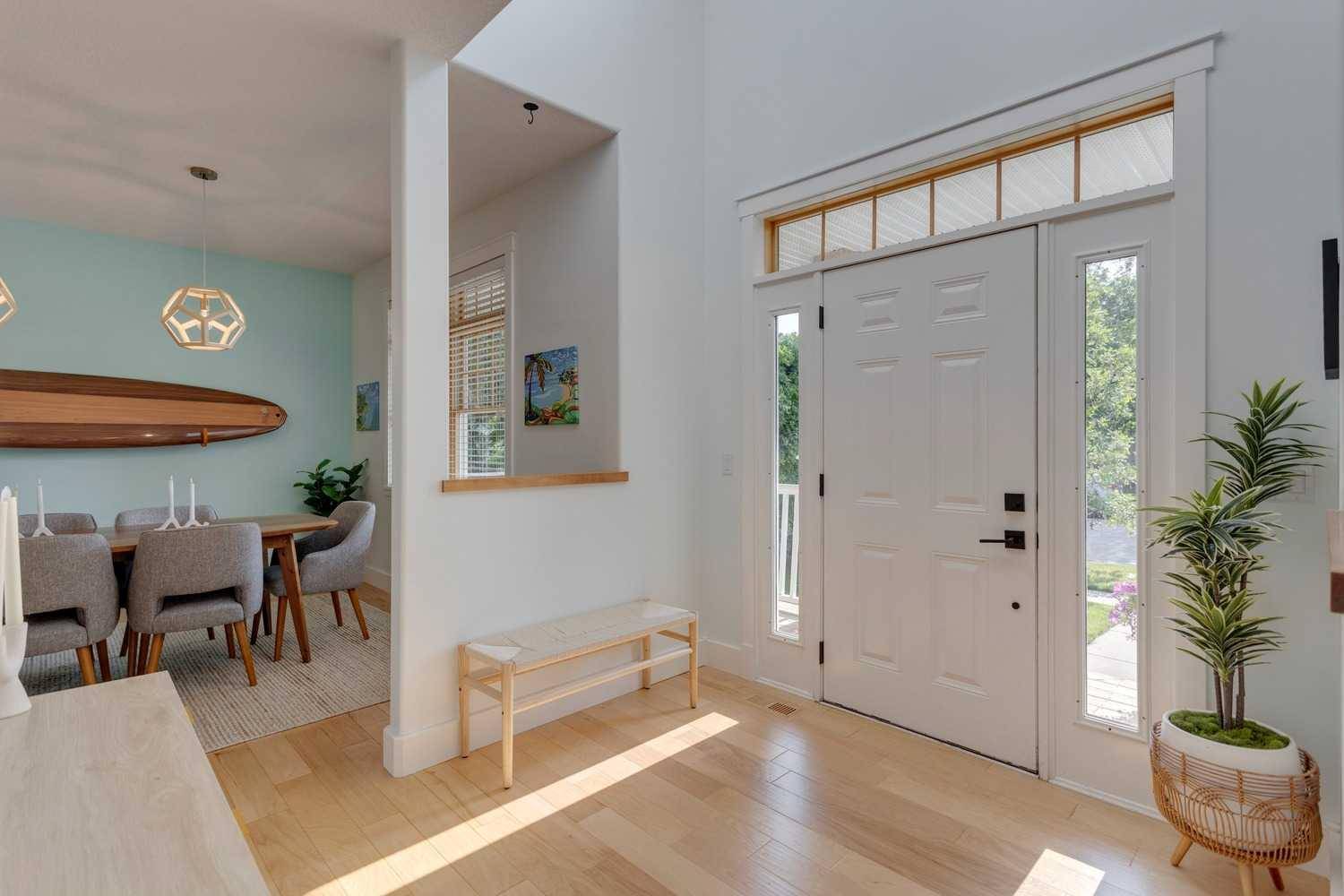 Calgary, AB T2M 4B4,1611 6 ST NW